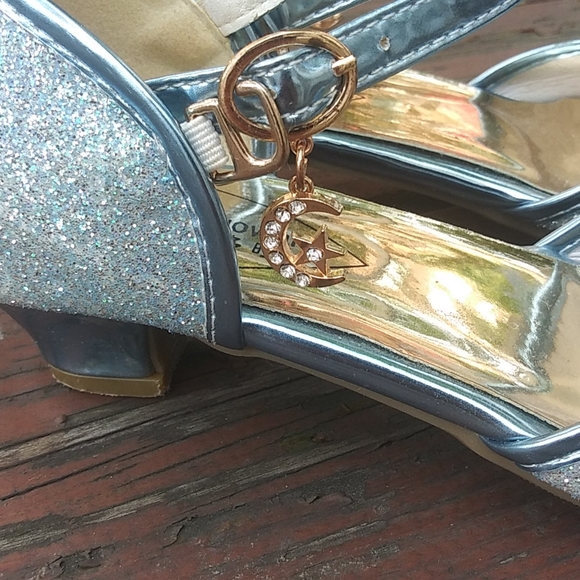 Blue glittery heels for kids 👡 - Picture 4 of 6